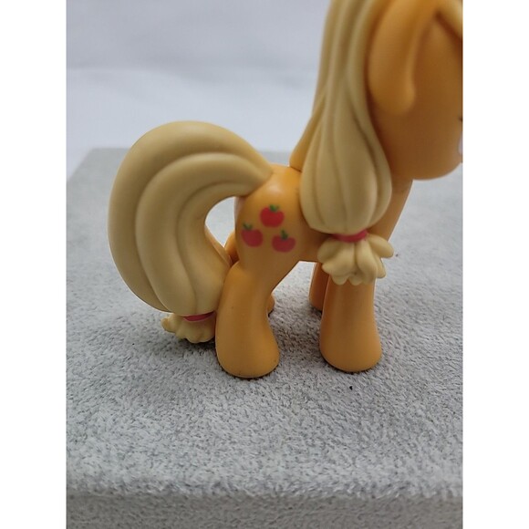 My Little Pony MLP FiM Applejack Figure G4 PVC 3" 2010 - Picture 2 of 15